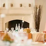 Novotel Fontainebleau 4* Ury