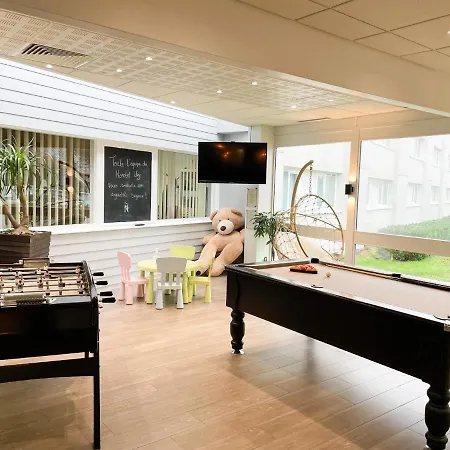 Novotel Fontainebleau Hotel 4*