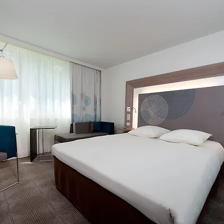 Hotel Novotel Fontainebleau 4*