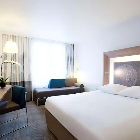Novotel Fontainebleau 4* Ury