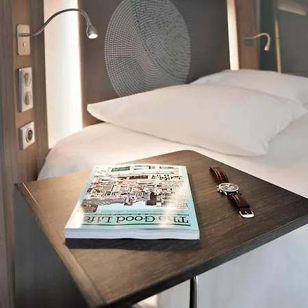 Novotel Fontainebleau Hotell Ury