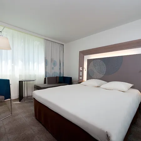 Novotel Fontainebleau 4*