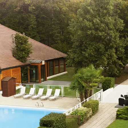 Hotell Novotel Fontainebleau 4*