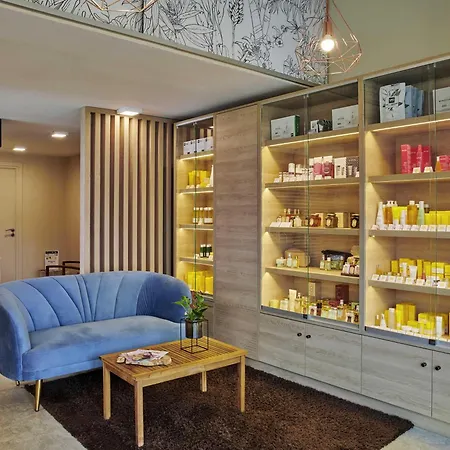 Novotel Fontainebleau 4* Ury