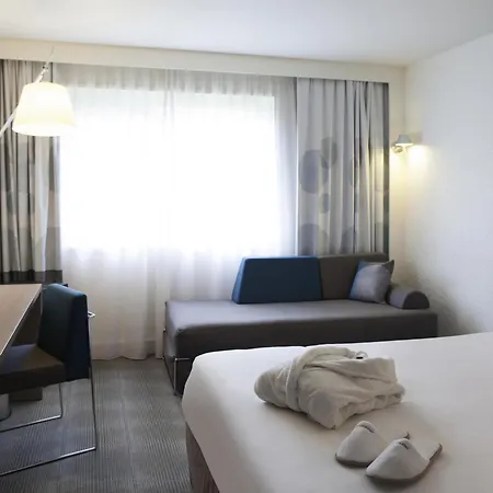 Hotel Novotel Fontainebleau Ury