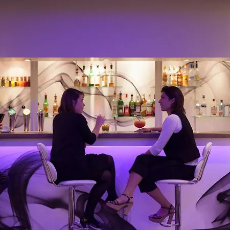 Novotel Fontainebleau Hotel Ury