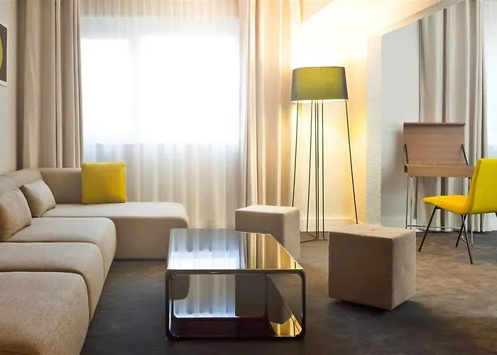 Hotel Novotel Fontainebleau Ury