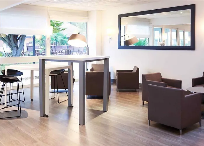 Novotel Fontainebleau 4* Ury