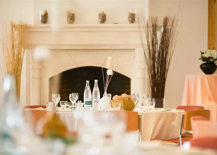 Hotel Novotel Fontainebleau Ury