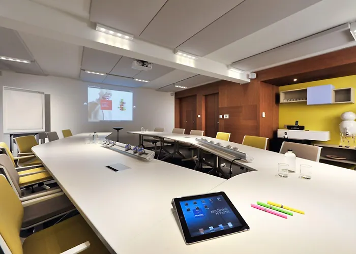 Novotel Fontainebleau Hotel Ury