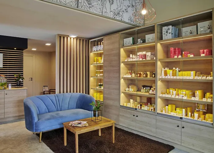 Novotel Fontainebleau 4* Ury