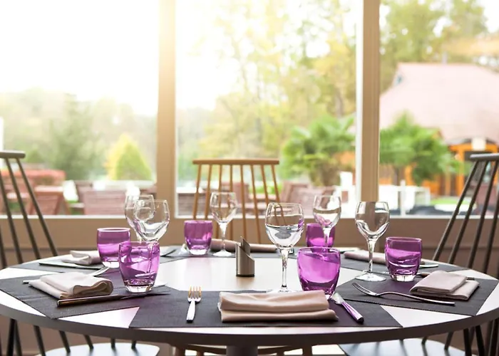 Novotel Fontainebleau Hotel Ury